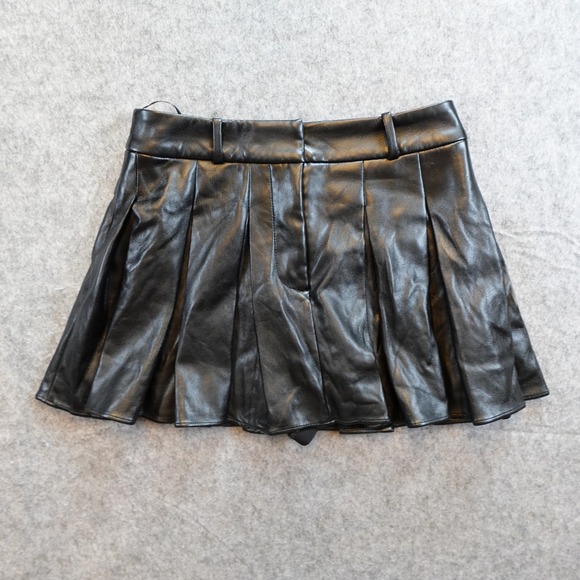 Amanda Uprichard Dresses & Skirts - Amanda Uprichard Skirt Womens Extra Small Black Mini Vegan Faux Leather Skort